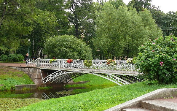 мост в Таврическом саду