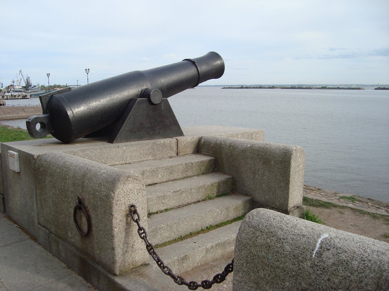 Former Noon cannon